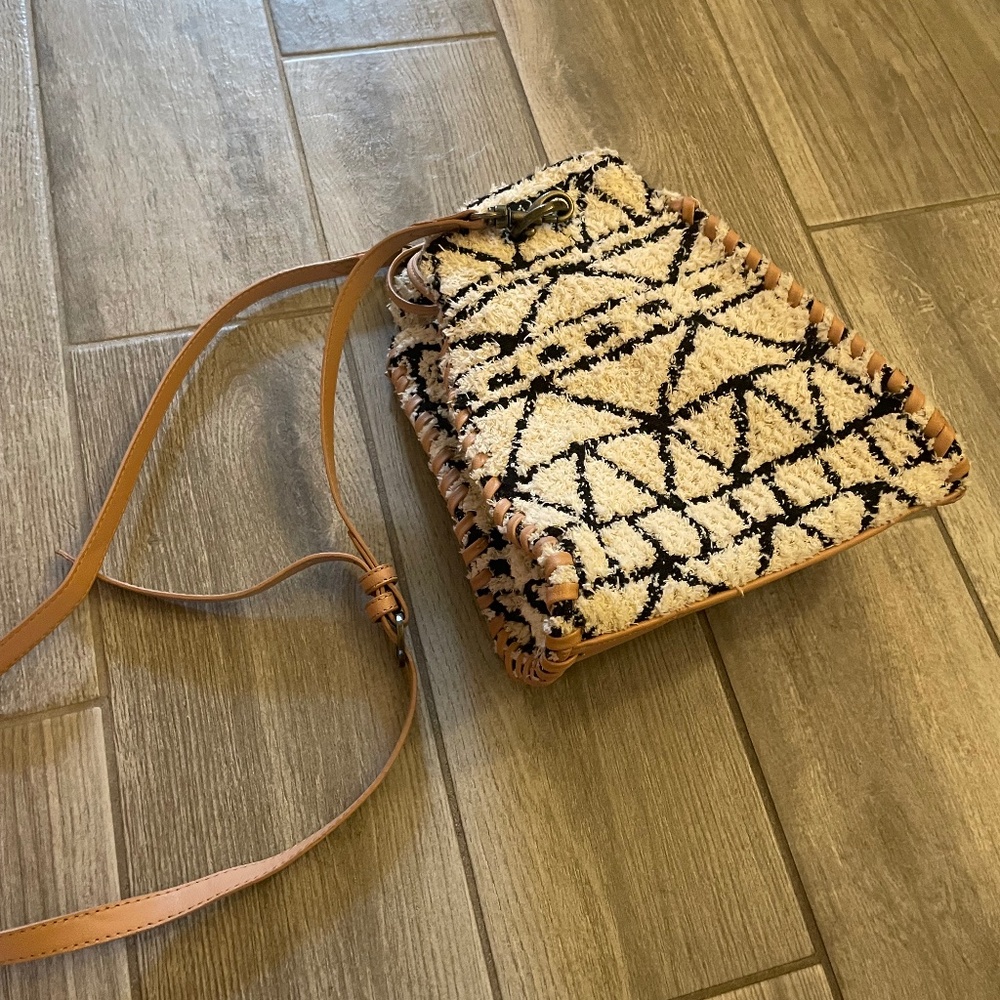 Universal Thread purse - image 2